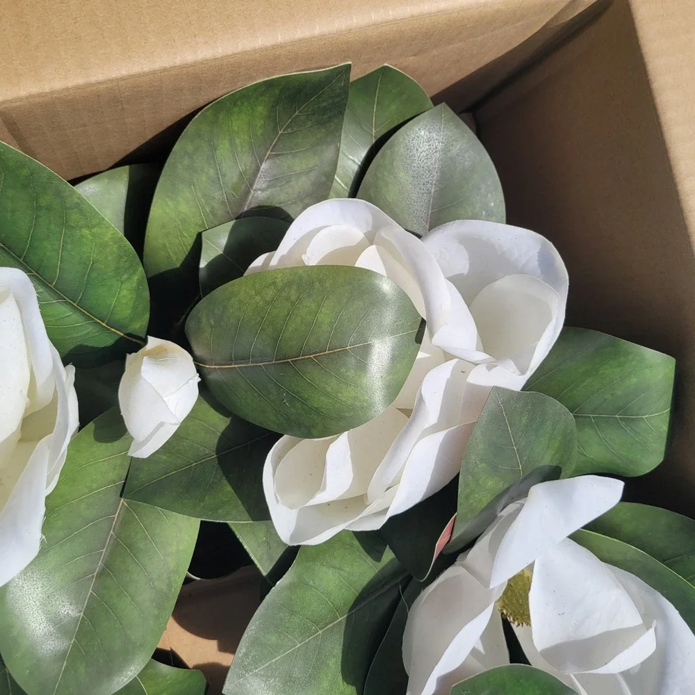 Grandin Road Magnolia Wreath 24 Inch White Floral Faux Greenery 162548